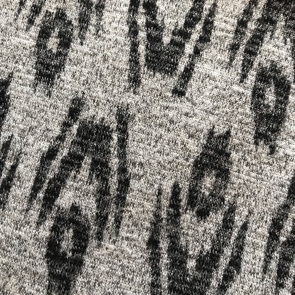 Gap Lightweight Stretchy Ikat Print Sleeveless Top - Picture 5 of 7